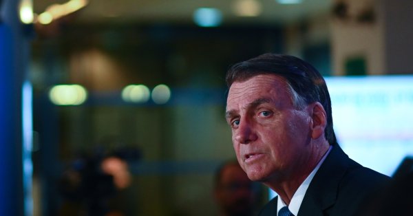 Освен това той налага на жалбоподателите глоба в размер на