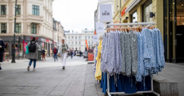 Norsk inflasjon slår prognosen for fjerde måned på rad