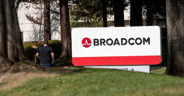 Прогнозите показват че Broadcom поне засега избягва по широкия спад в