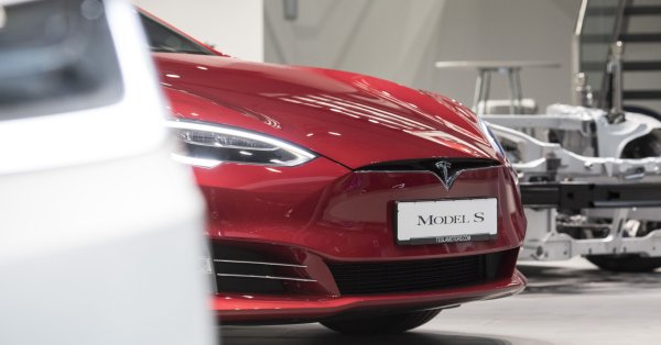 Мъск: Tesla цели да предложи изцяло автономен електромобил до края