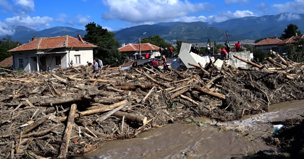 Държавата отпуска средства за пострадалите от наводнениятаДържавата ще осигури временни