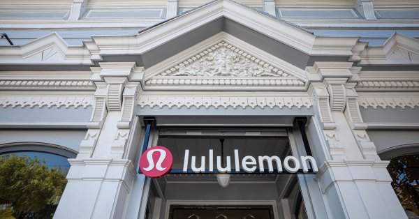 Lululemon има потребителска база с по високи доходи която до голяма