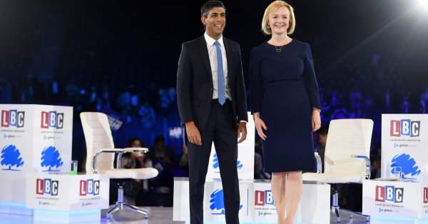 Сунак избегна острите нападки срещу Тръс и вместо това се