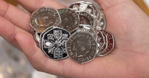 Монетите носещи лика на покойната кралица Елизабет Втора ще продължат
