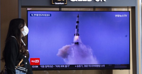 Япония също потвърди изстрелването на двете ракети. Северна Корея повтаря