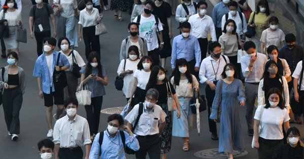 Поевтиняващата йена която оскъпява вноса допринесе за вече високата инфлация