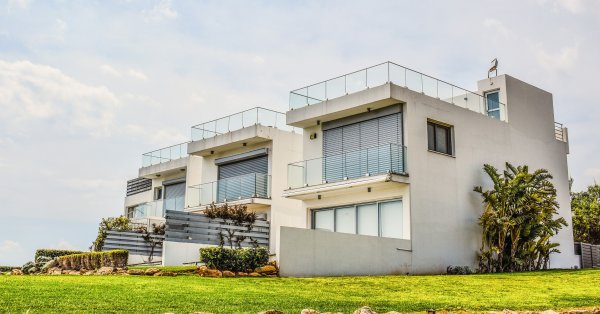 Направихме и специална анкета по темата като попитахме хората за