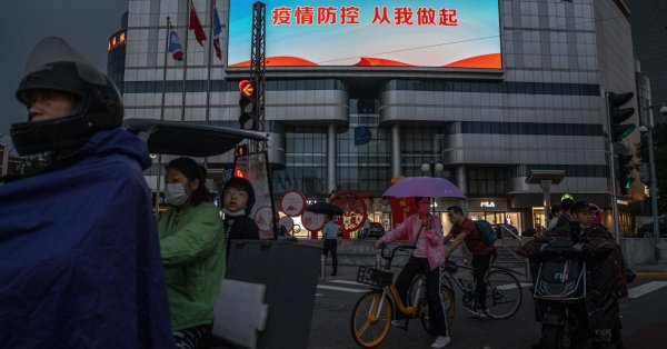 Данните показват допълнителен спад в икономическата инерция през този месец