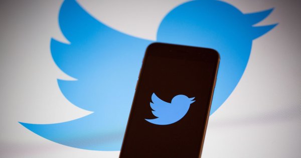 Мъск е искал забавяне на сделката за Twitter заради военния рискTwitter се