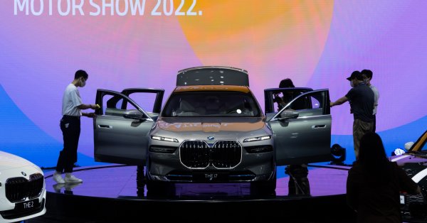Търсенето на напълно електрическите модели на BMW в Китай все