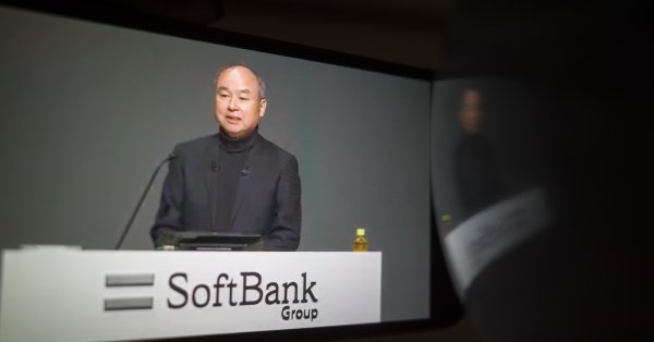 Акциите на SoftBank обърнаха негативния тренд и затвориха с ръст