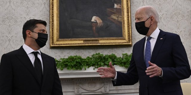Зеленски и Байдън се срещнаха в Белия дом в края