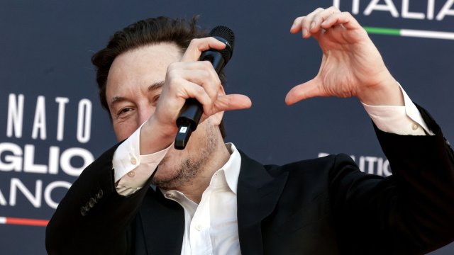 Combien devrait gagner Elon Musk en tant que PDG de Tesla ?
