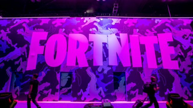 Fortnite може да се играе безплатно и изкарва милиарди долари