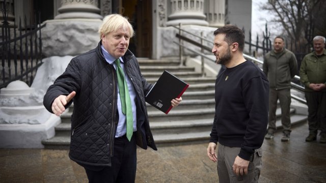 Но той е най присъстващ в международната преса която редовно подхваща размислите