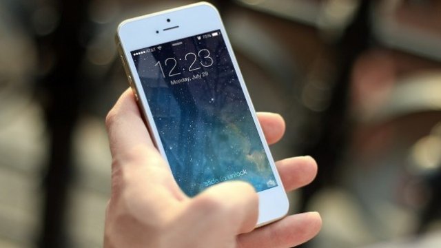 Комисията за защита на потребителите е започнала проверки на мобилни оператори