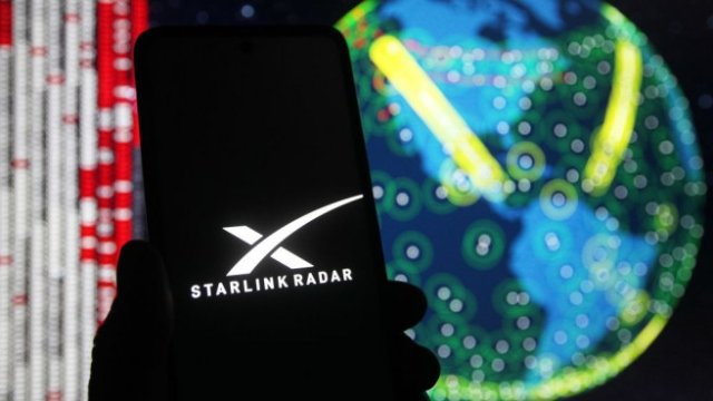През септември милиардерът обяви че ще активира Starlink в Иран