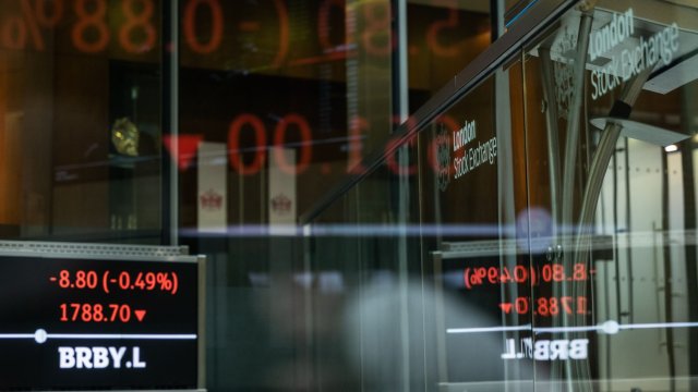 Във Великобритания индексът FTSE отписа 0,4%, докато германският DAX се