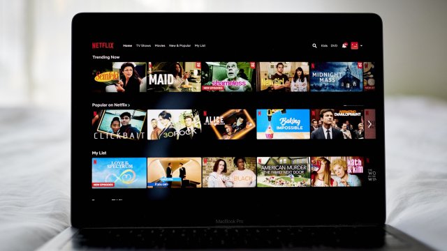 В най лошите дни на пандемията имаше компании които празнуваха Видео