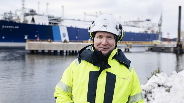 Оли Сипила главен изпълнителен директор на Gasgrid Finland Oy посреща
