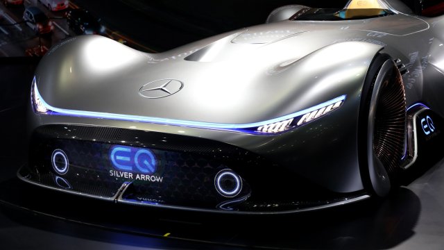 Mercedes вече предлага своята изцяло електрическа серия от модели под