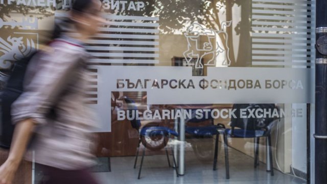 Оборотът от търговия с български акции възлезе на по малко от 690