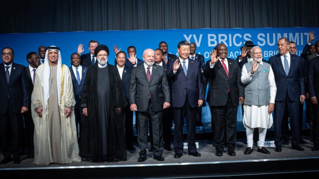 Лидерите на БРИКС след обявяването на новите членки в организацията. Снимка: Per-Anders Pettersson/Getty Images