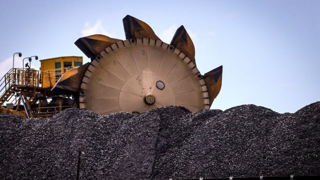 RWE започва разрушаването на изоставено градче за да разшири въглищна