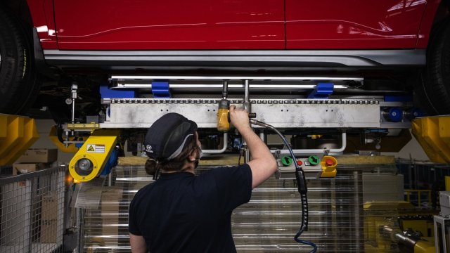 Чехия отхвърли целта на ЕС за премахване на конвенционалните коли