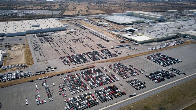 GM планира да изгради едва 170 хил електромобила в заводите