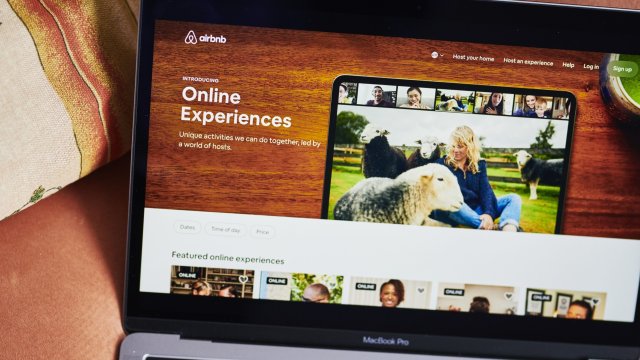 Airbnb заяви че се е възползвала от силното търсене за