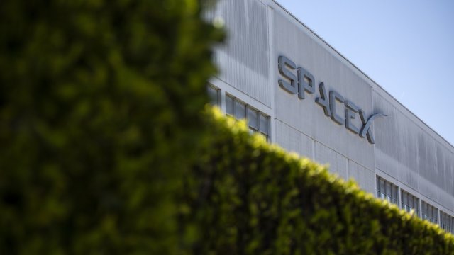 SpaceX ще набере 750 млн. долара при оценка от 137