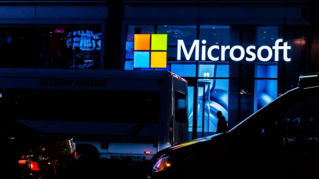 За последно Microsoft осъществи съкращения през октомври и юли като премахна отворени