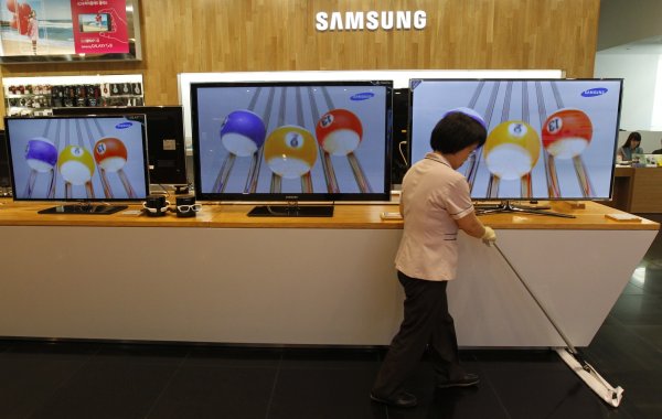 
	Корейският технологичен концерн досега се въздържа от плащането на дивиденти. Дали директорът на Samsung Ли Кун Хи ще премисли стратегията си след решението на Apple?

	Дивиденти: Няма

