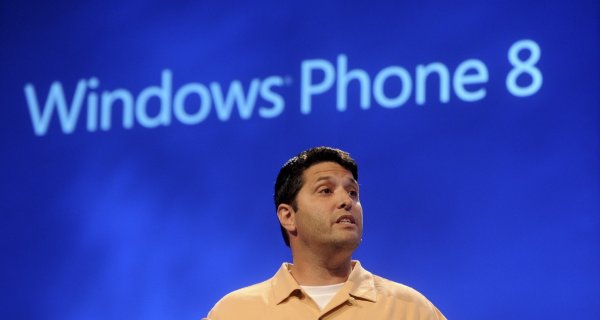 
	Майерсън е поредният възможен наследник на Балмър, който чрез промените на Борда спечели значително влияние и отговорност. Преди преструктурирането той бе отговорен за относително малкия бизнес със смартфони с Windows Phone. Сега обаче Майерсън ще бъде мениджър за &bdquo;сърцето на Microsoft&ldquo;- операционната система за всички работещи на Windows компютри, сървъри, смартфони и игрови конзоли Xbox.
