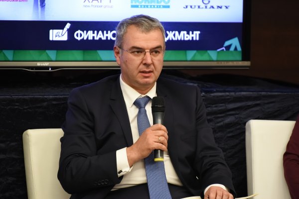 
	Димитър Богомилов, главен финансов директор на Софарма Трейдинг
