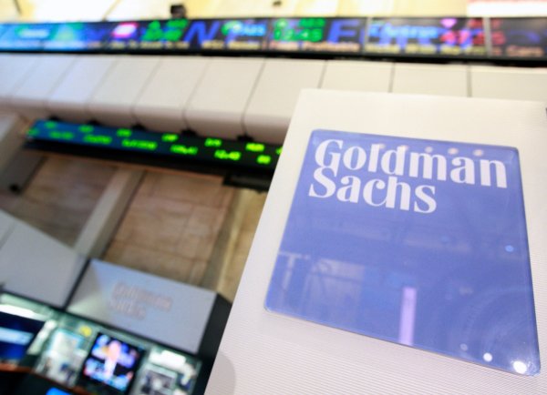 
	Американската инвестиционна банка Goldman Sachs държи 1% от акциите, но възнамерява да осребри част от дела си в социалната мрежа Facebook. Goldman Sachs ще продаде около 1 млн. свои акции във Facebook, а инвестиционни фондове, които са собственост на банката, също ще продават и вероятно общото количество акции, което ще смени собственика си на борсата, ще е около 28,7 млн.

	В момента Goldman Sachs и различните ѝ фондове държат 65,9 млн. акции на социалната мрежа.

	Снимка: Ройтерс
