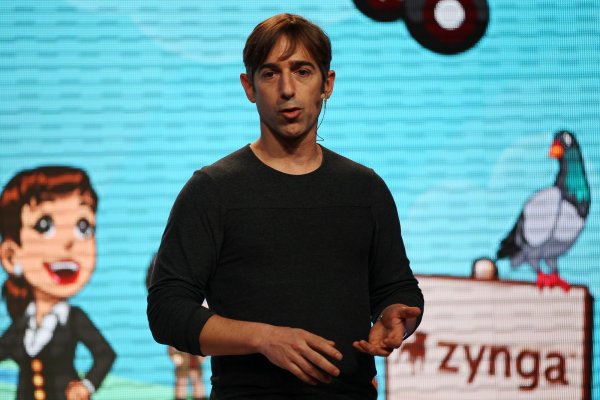 
	Марк Пинкъс е съосновател и главен изпълнителен директор на Zynga, производител на игри за социални мрежи. Пинкъс си осигурява дял в социалната мрежа в първия кръг инвестиции, като подобно на Рейд Хофман влага 40 000 долара за своя дял. В допълнение той е имал доста патенти, свързани със социалните мрежи, които му осигуряват още по-голям дял от Facebook.

	Снимка: Ройтерс
