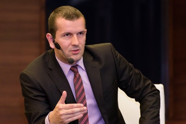 
	Иван Нончев, главен редактор на Bloomberg TV Bulgaria и модератор на дискусията
