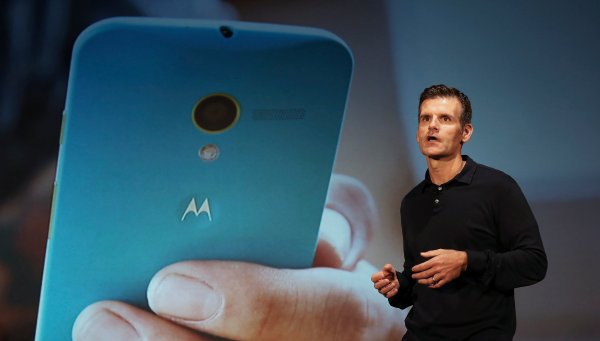 
	Google придоби шумно Motorola през 2013 г. за 13,2 млрд. долара. Срещу това Google получава производител на телефони, който бе извън топ 5, но разполагаше с богат набор от смартфони, използващи Android - собствената мобилна операционна система на най-голямата интернет търсачка, която се радва и на огромен интерес от страна на потребителите.
