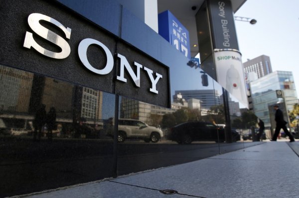 
	Малко повече от пазарната капитализация на Sony (с около 10 процента).&nbsp;
