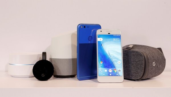
	Google даде големи заявки с първия си телефон Pixel през 2016 година. Въпреки че няма слухове за това какво планира тя за новото си устройство през 2017 г., хардуерните амбиции на компанията тепърва ще се разгръщат. Ето защо можем да очакваме нов страхотен телефон Pixel през есента на 2017 г.&nbsp;
