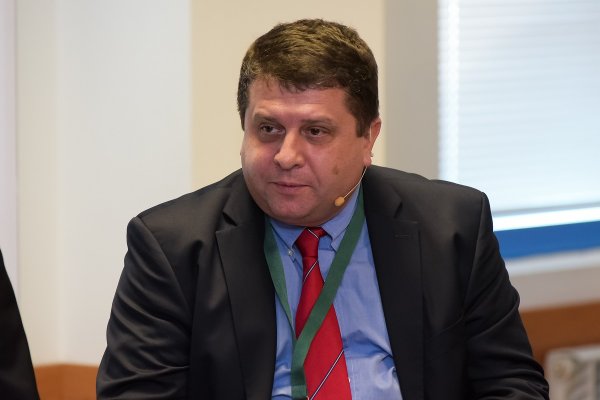 
	Васил Големански, изпълнителен директор и зам.-председател на УС на БФБ
