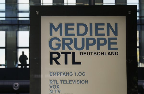 
	Тъй като най-голямата европейска телевизионна група е най-силна в Германия, вероятни са положителни изненади от увеличаването на рекламния бизнес. RTL би могла през следващите пет години да върне на акционерите 49 млрд. евро. Много висока дивидентна доходност.
