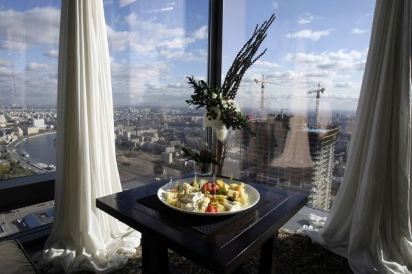 
	Ето каква гледка ще имат гостите на един от панорамните ресторанти.

	Снимка: Ройтерс
