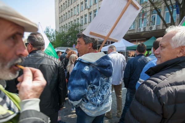 
	Около 150 производители от 13 браншови организации протестираха пред агроминистерството.&nbsp;Снимка: Димитър Кьосемарлиев, Investor Media Group
