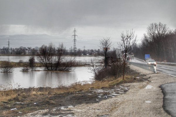 
	Наводнение край Мировяне.&nbsp;Снимка: Димитър Кьосемарлиев, Investor Media Group
