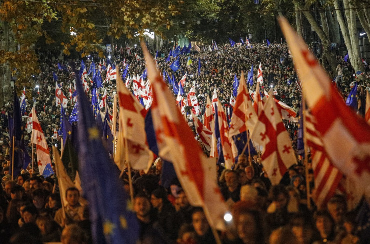 Проевропейски митинг в Тбилиси, 20 октомври 2024 г. Снимка: БГНЕС/EPA/DAVID MDZINARISHVILI